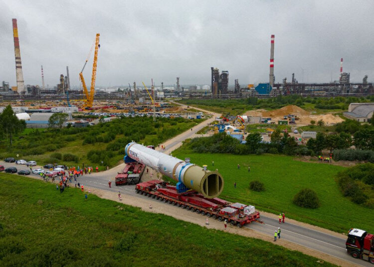 Record-Breaking Reactor Installation for Lithuanian Refiner